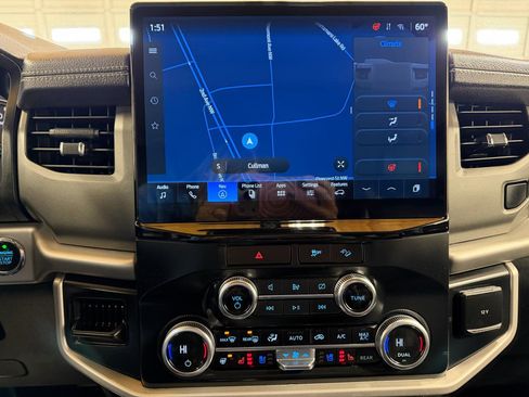 Used 2023 Ford Expedition Max XLT image 17