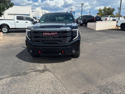 Used 2024 GMC Sierra 1500 AT4 w/ Technology Package AWD/4WD image 1