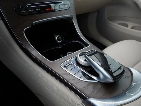 Used 2019 Mercedes-Benz GLC 350e GLC 350e image 27