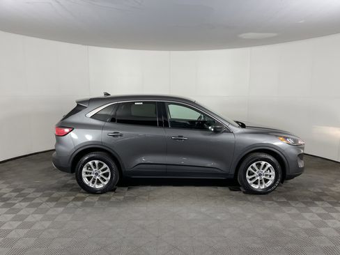 Used 2022 Ford Escape SE w/ Cold Weather Package image 5