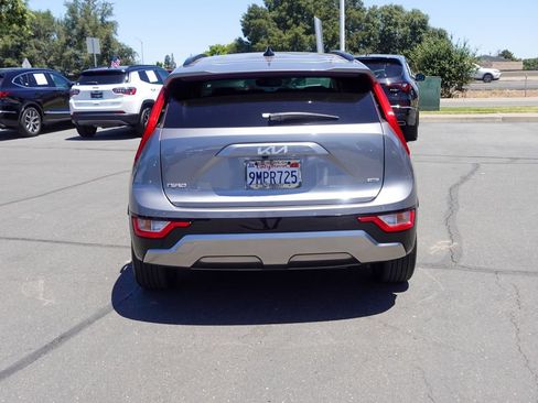 Used 2024 Kia Niro EX Touring FWD image 7