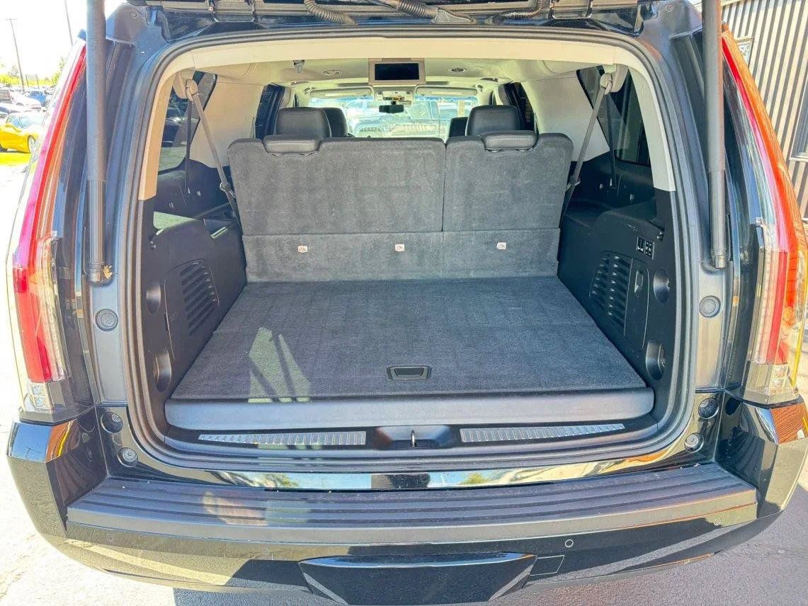 Used 2019 Cadillac Escalade ESV Premium Luxury AWD/4WD image 27