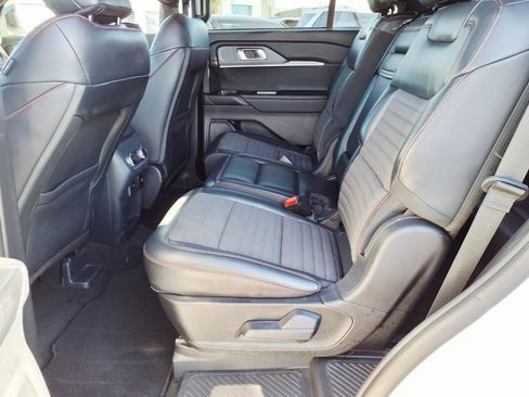 Certified 2025 Ford Explorer ST-Line w/ Premium Package AWD/4WD image 18