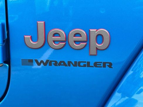 New 2025 Jeep Wrangler Unlimited Rubicon image 12