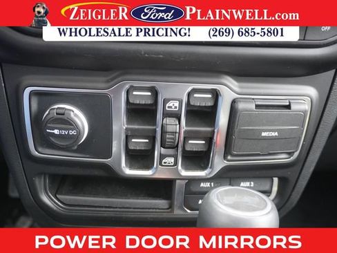 Used 2023 Jeep Wrangler Unlimited Sahara w/ Cold Weather Group image 19