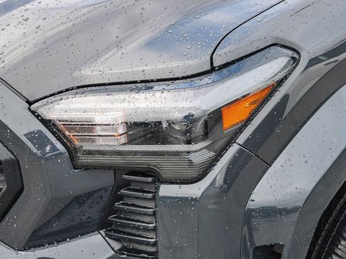 Used 2024 Toyota Tacoma TRD Sport image 5