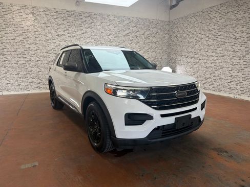 Used 2021 Ford Explorer XLT AWD/4WD image 1