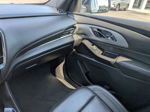 Used 2023 Chevrolet Traverse LT AWD/4WD image 16