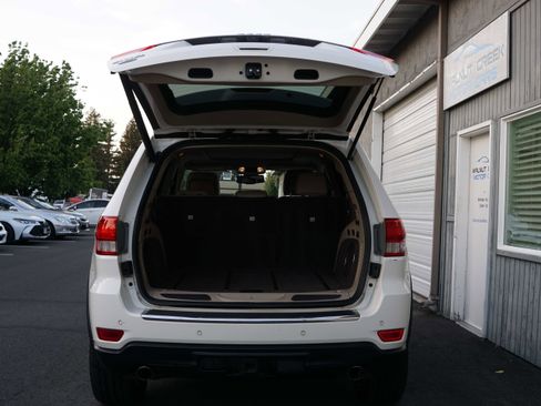 Used 2012 Jeep Grand Cherokee Overland image 15