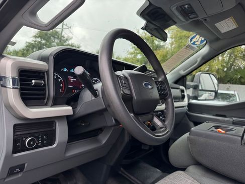 Used 2024 Ford F250 XLT image 40
