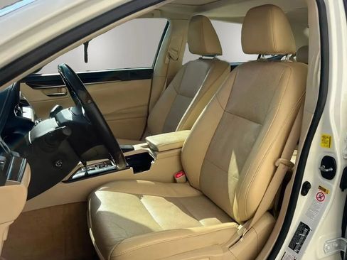 Used 2014 Lexus ES 350 w/ Luxury Package FWD image 18