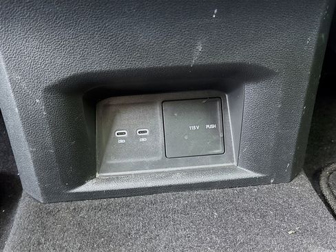 Used 2021 Volkswagen Atlas SE image 16