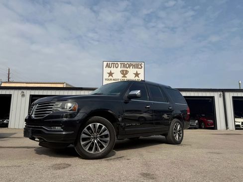 Used 2015 Lincoln Navigator 4WD image 36