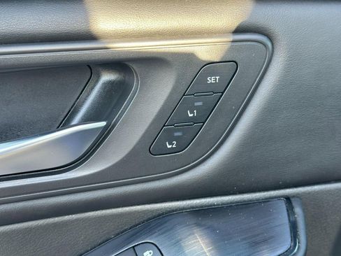 Used 2023 Nissan Rogue SL w/ SL Premium Package image 18