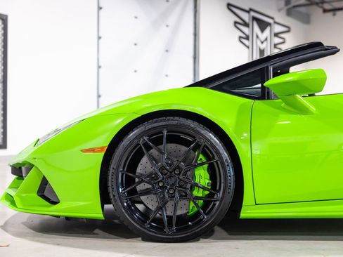 Used 2023 Lamborghini Huracan EVO AWD/4WD image 19