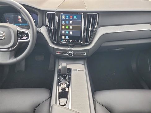 Certified 2025 Volvo XC60 B5 Plus image 31