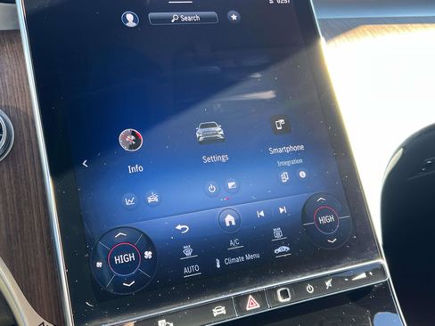 Used 2024 Mercedes-Benz GLC 300 4MATIC image 14