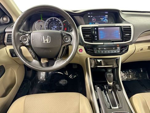 Used 2017 Honda Accord EX-L image 25