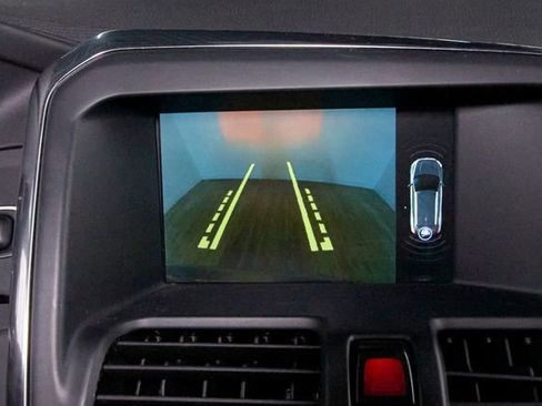 Used 2017 Volvo XC60 T6 Inscription w/ Preferred Option Package image 12