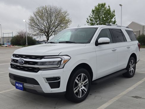 Used 2024 Ford Expedition Limited image 8