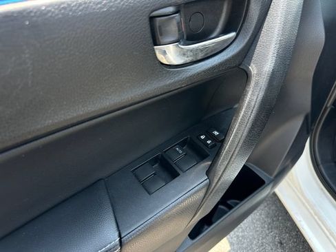 Used 2014 Toyota Corolla S FWD image 11