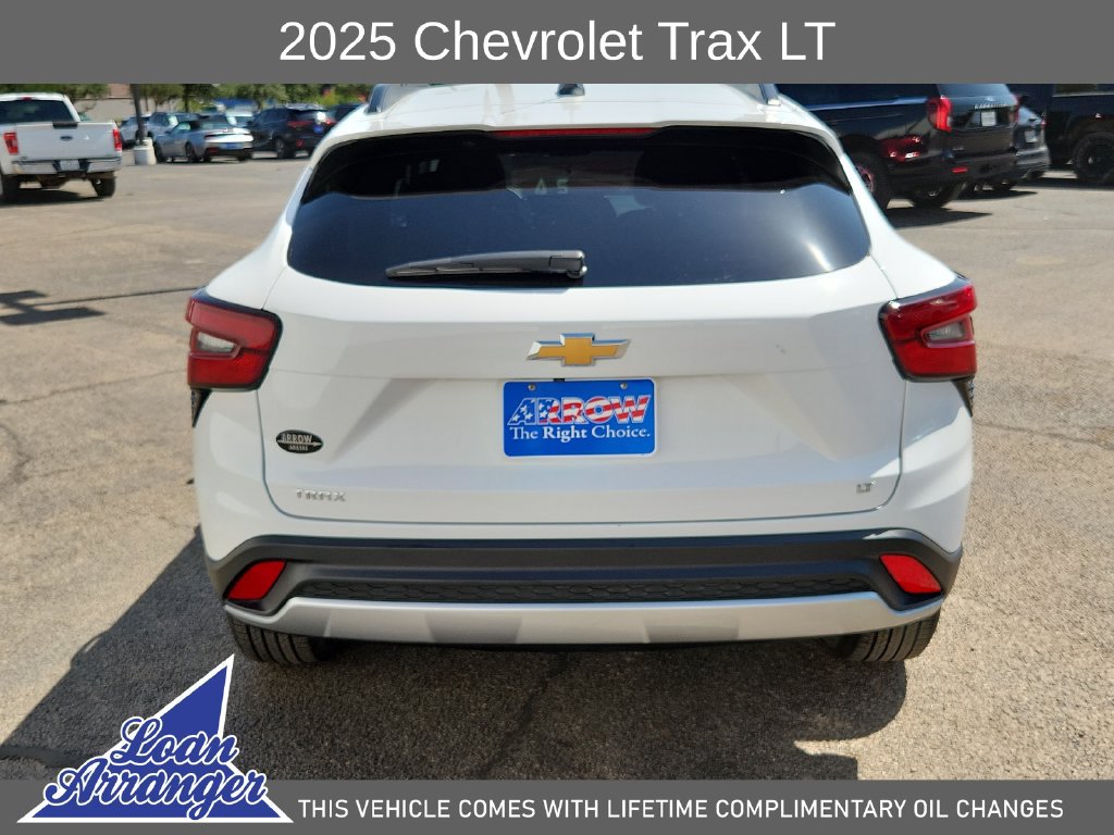 Used 2025 Chevrolet Trax LT FWD image 11