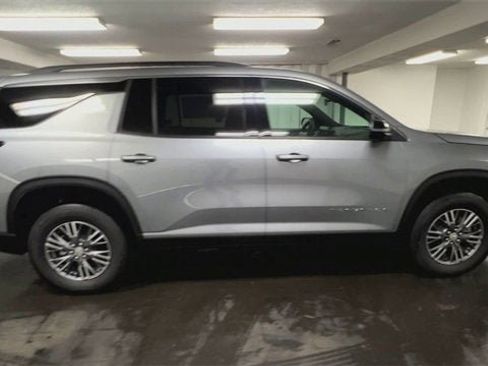 New 2025 Chevrolet Traverse LT w/ LPO, Floor Liner Package image 9