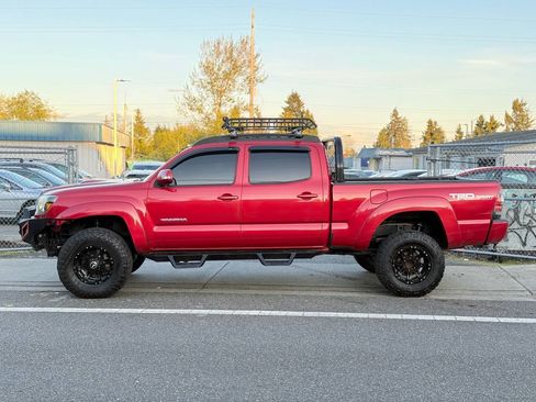 Used 2015 Toyota Tacoma 4x4 Double Cab w/ TRD Sport Package image 4