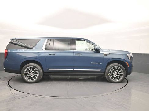 New 2026 GMC Yukon XL Denali w/ Denali Reserve Package image 9