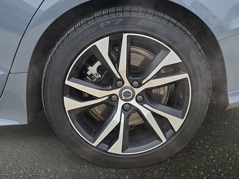 Used 2022 Volvo S60 T8 R-Design w/ Advanced Package image 35