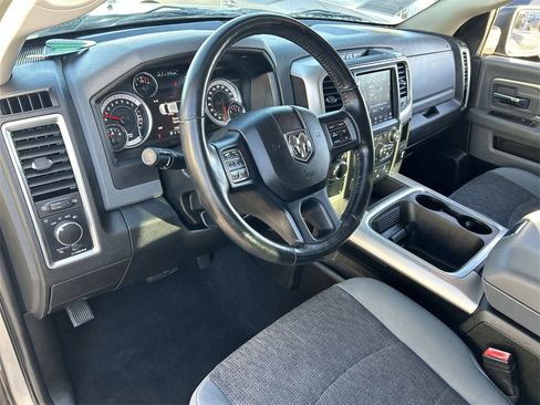 Used 2020 RAM 1500 Classic SLT w/ Luxury Group image 15