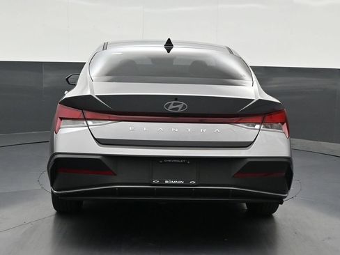 Used 2024 Hyundai Elantra SEL FWD image 4