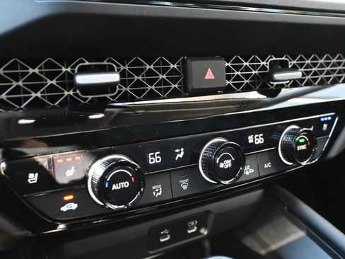 Used 2023 Honda Accord Touring image 17