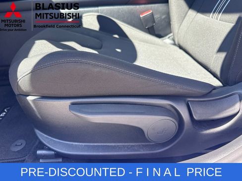 Used 2024 Hyundai Elantra SEL w/ Convenience Package FWD image 16