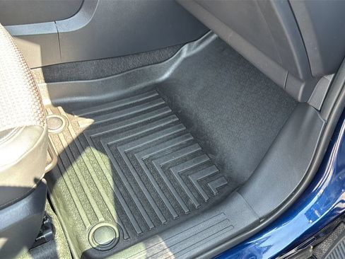 Used 2025 Nissan Kicks SR FWD image 35
