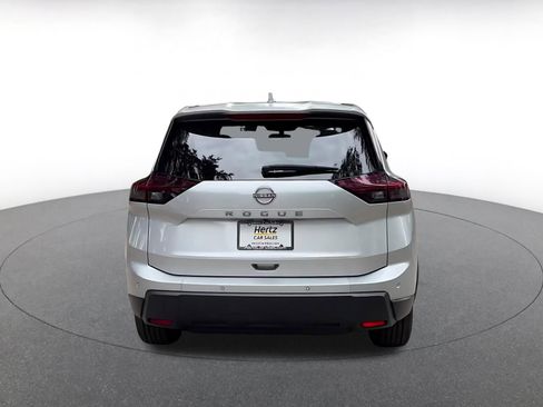 Used 2025 Nissan Rogue SV FWD image 12