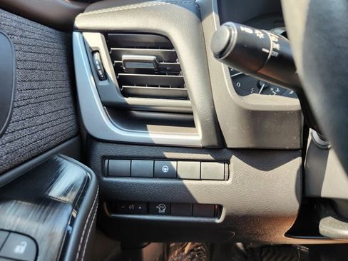 Used 2023 Nissan Rogue SV image 21