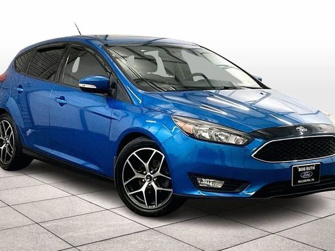 Used 2017 Ford Focus SEL w/ Cold Weather Package image 2