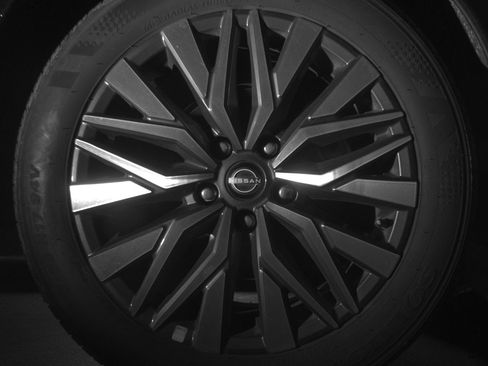 Used 2025 Nissan Altima 2.5 SV FWD image 15