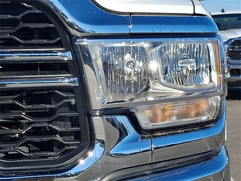 Used 2024 RAM 2500 Tradesman w/ Chrome Appearance Group image 9
