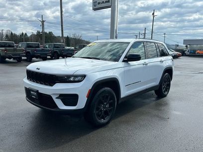 Used 2025 Jeep Grand Cherokee Altitude