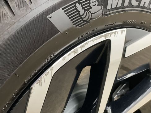 Used 2025 Chevrolet Equinox EV LT w/ Convenience Package image 32