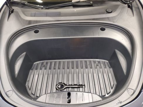 Used 2023 Tesla Model 3 Standard Range image 8