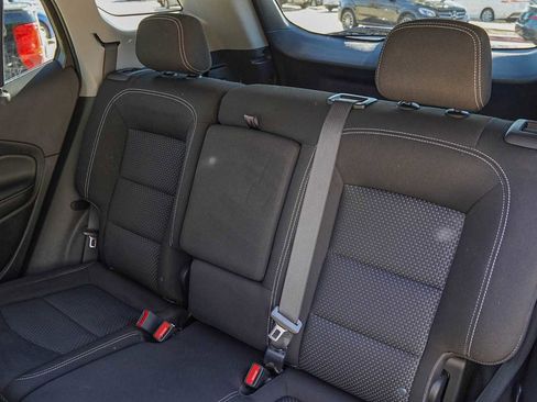 Used 2024 GMC Terrain SLE image 30