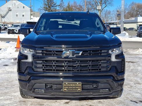 Used 2023 Chevrolet Silverado 1500 RST image 3