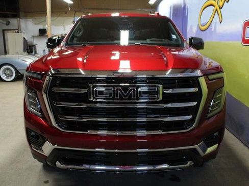 New 2026 GMC Yukon Elevation w/ Elevation Premium Package AWD/4WD image 3