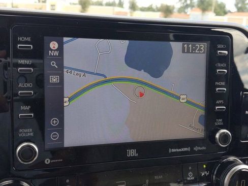 Used 2020 Toyota Highlander Limited FWD image 22