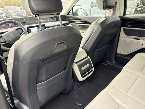 New 2026 Lincoln Nautilus Premier w/ Jet Appearance Package AWD/4WD image 17
