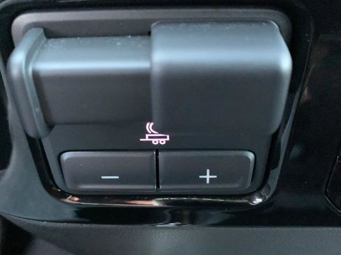 Used 2023 Chevrolet Silverado 1500 ZR2 w/ Technology Package image 15