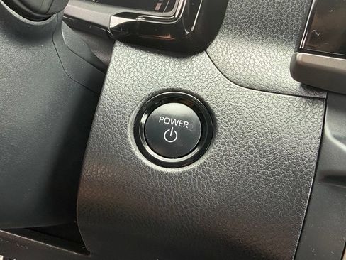 Used 2025 Toyota Camry SE FWD image 29